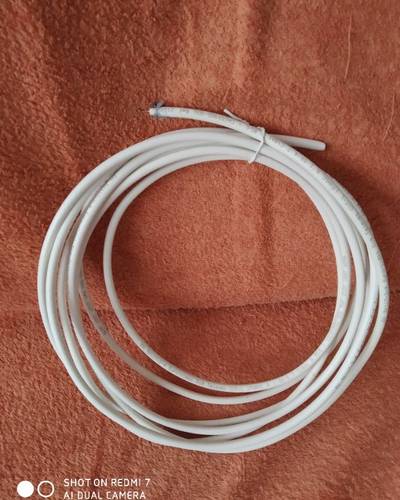 Cable coaxial blanco varios metros