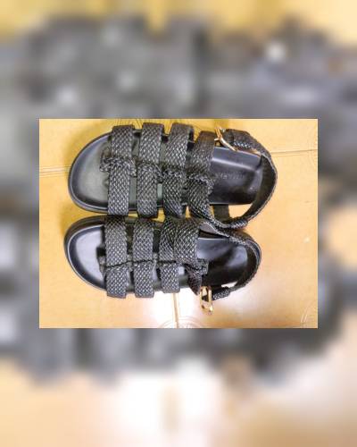 Sandalias negras con correas ajustables Talla 38