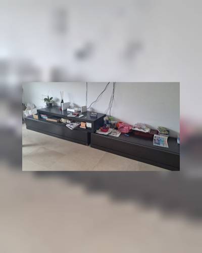 Mueble TV negro con almacenaje